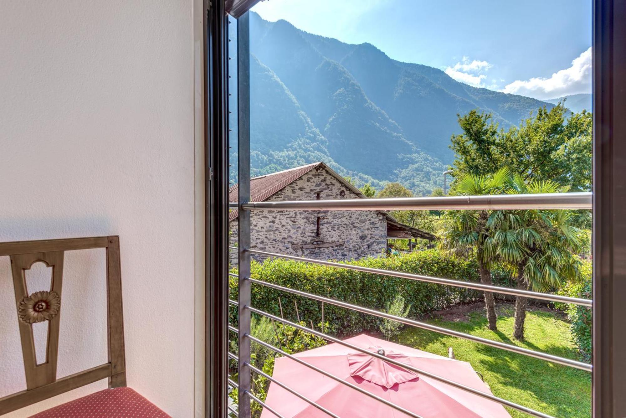 Casa Oliver, Tra La Calanca E I Castelli Di Bellinzona Grono Buitenkant foto